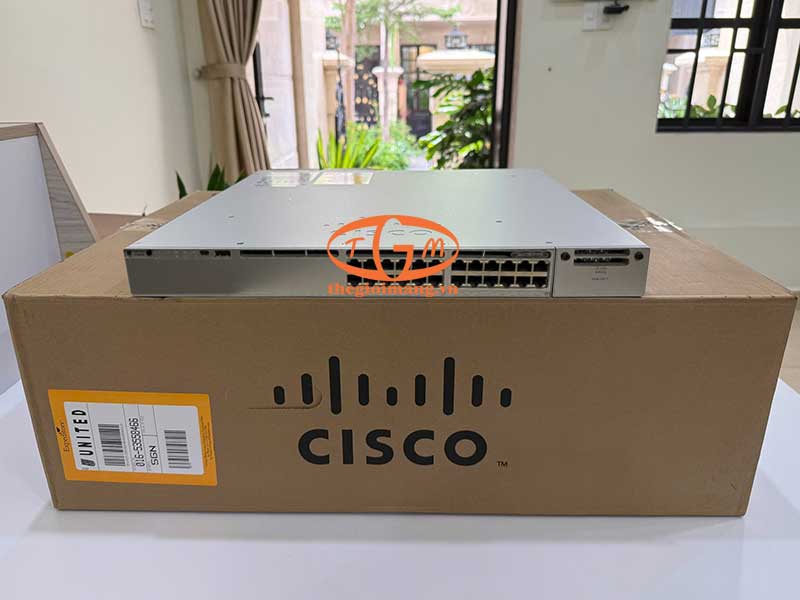 Switch Cisco C9300-24U-A