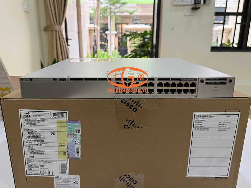 Switch Cisco C9300-24U-E